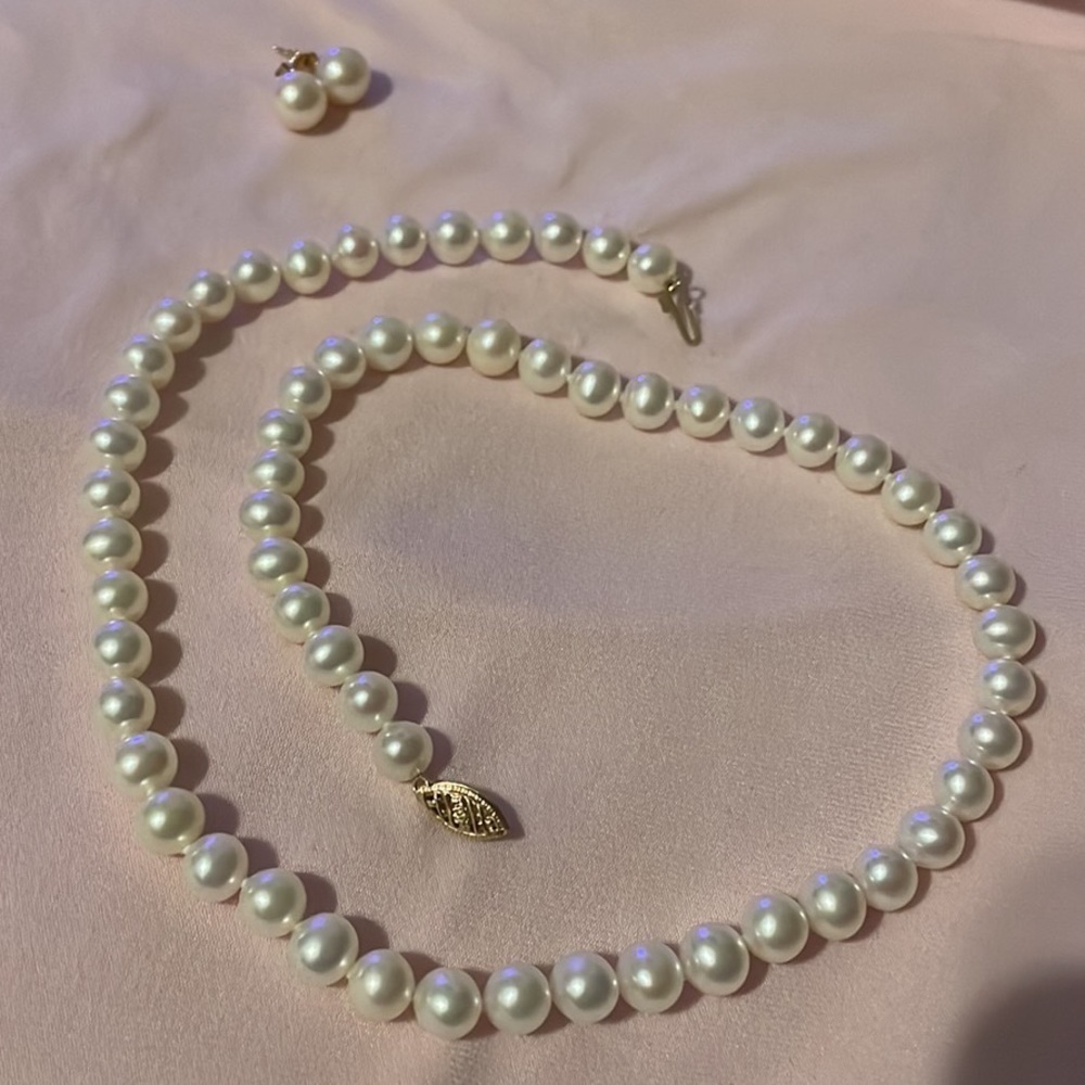 Genuine freshwater pearl necklace and earring set